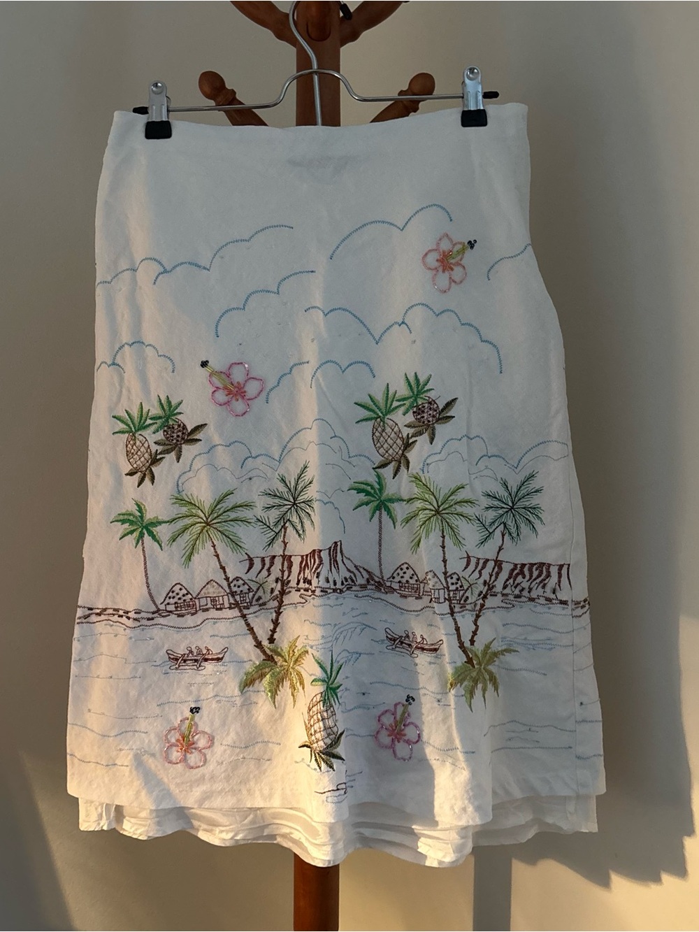 Willi Smith White Midi Skirt with Tropical Embroidery